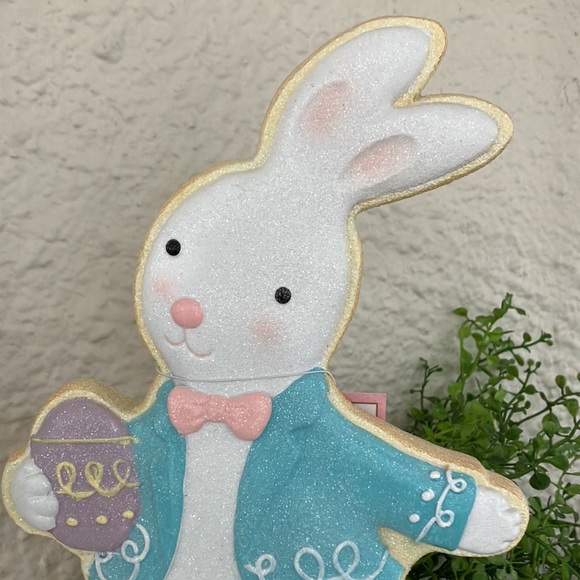 Cupcakes and Cashmere Sugar Cookie Couple Bunnies - Picture 6 of 8